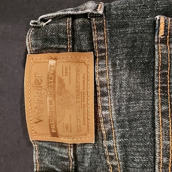 Wrangler Jeans - Picture 3 of 4